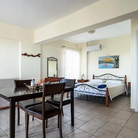 Apartment Afroksilia Yakinthos *