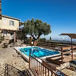 아파트 Afroksilia Yakinthos