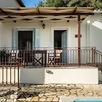 Afroksilia Yakinthos Apartamento *