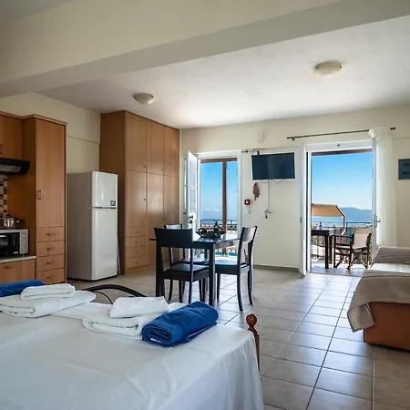Afroksilia Yakinthos Apartment *